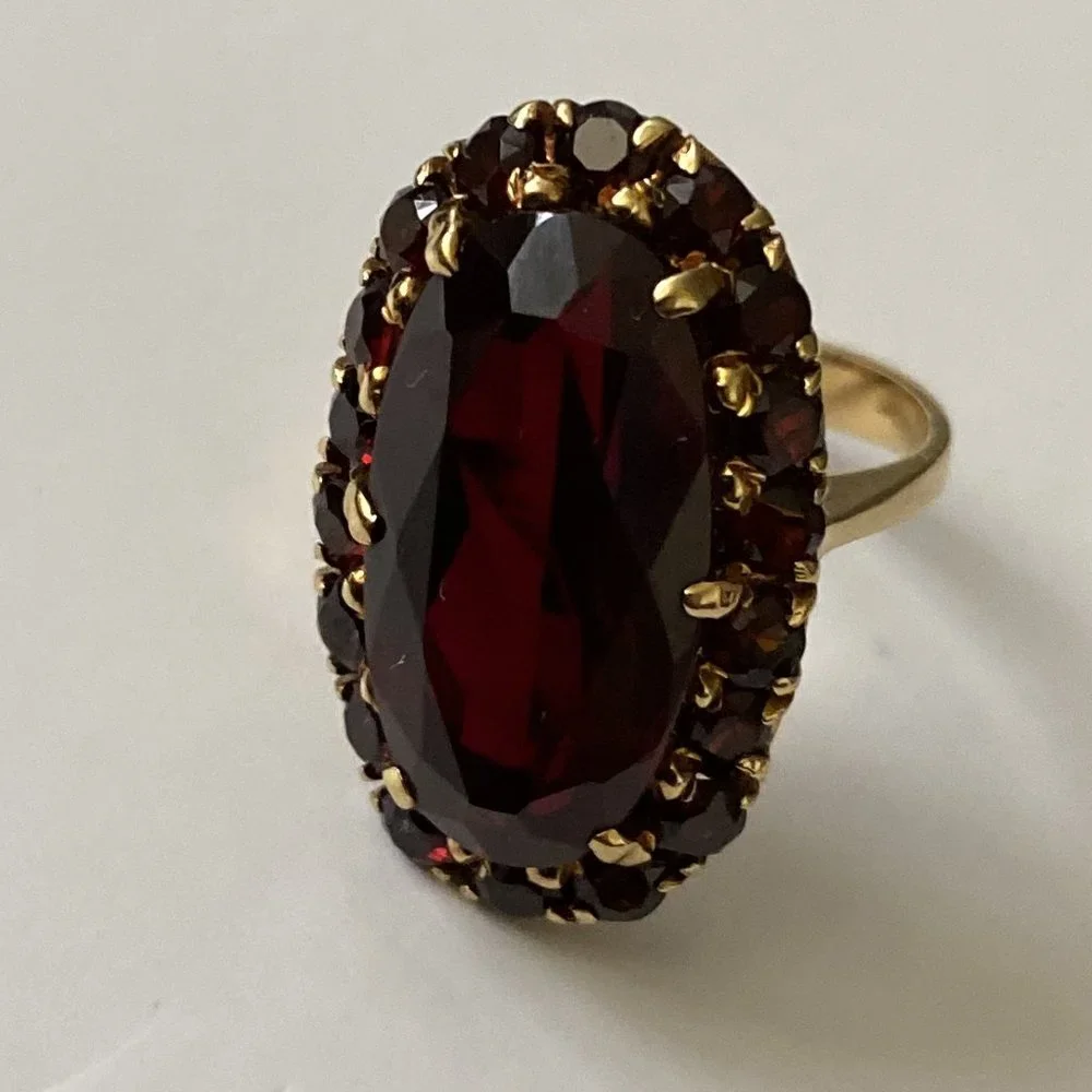 Heavy Antique 18K Yellow Gold Ring with Large Natural Garnet - Picture 1 of 12
